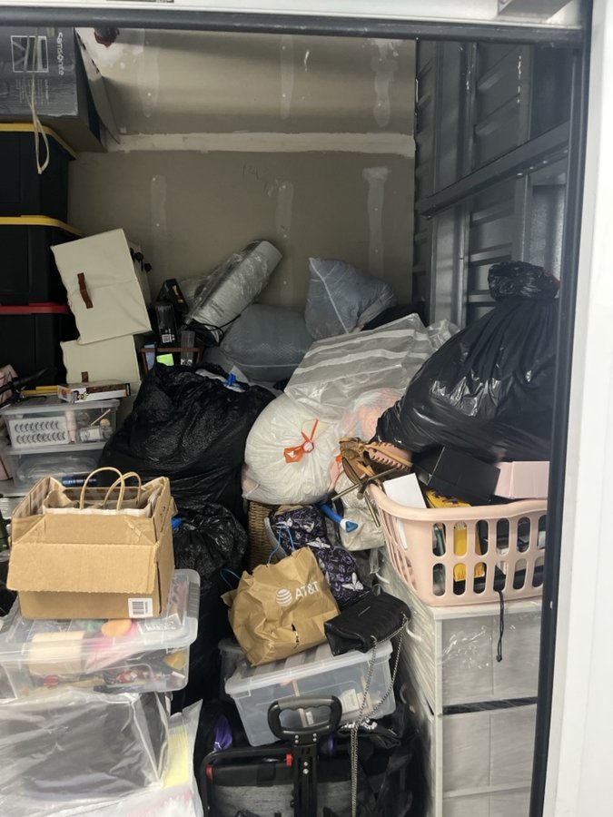 10 x 7 storage unit in Carlsbad, CA