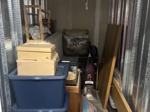 5 x 10 storage unit in Carlsbad, CA