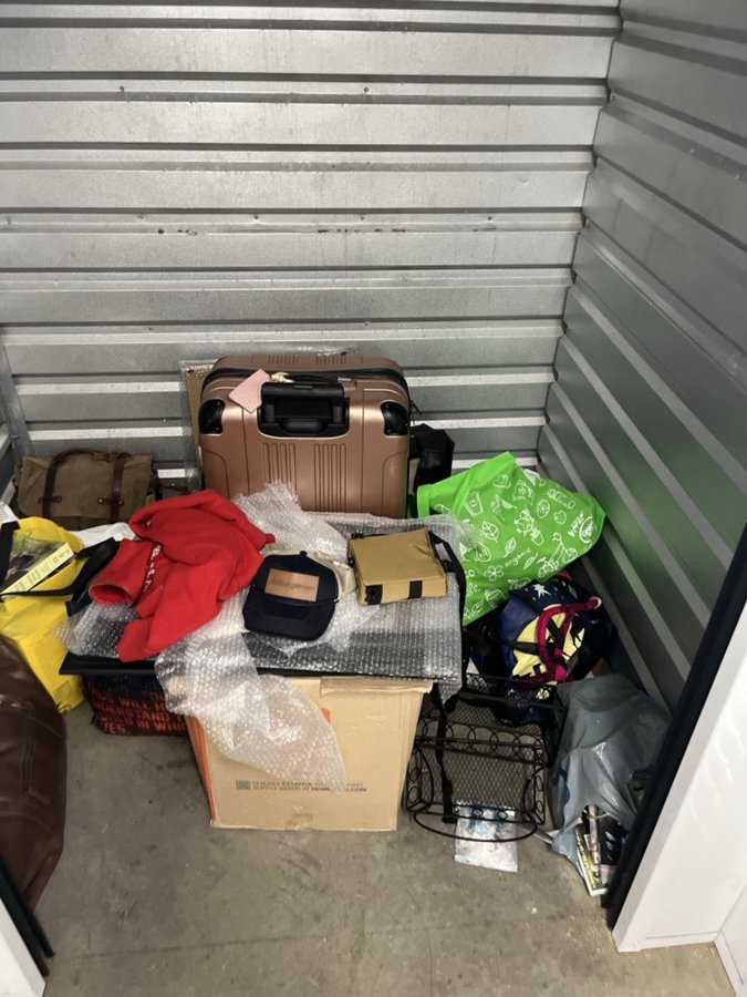 5 x 5 storage unit in Carlsbad, CA