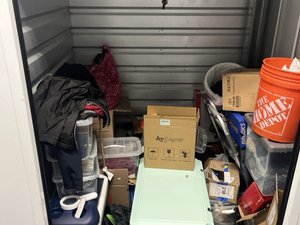 5 x 5 storage unit in Carlsbad, CA