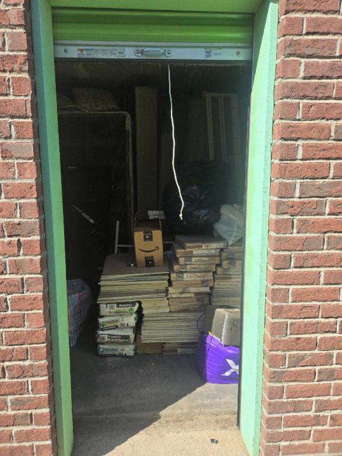 10 x 10 storage unit in Modesto, CA