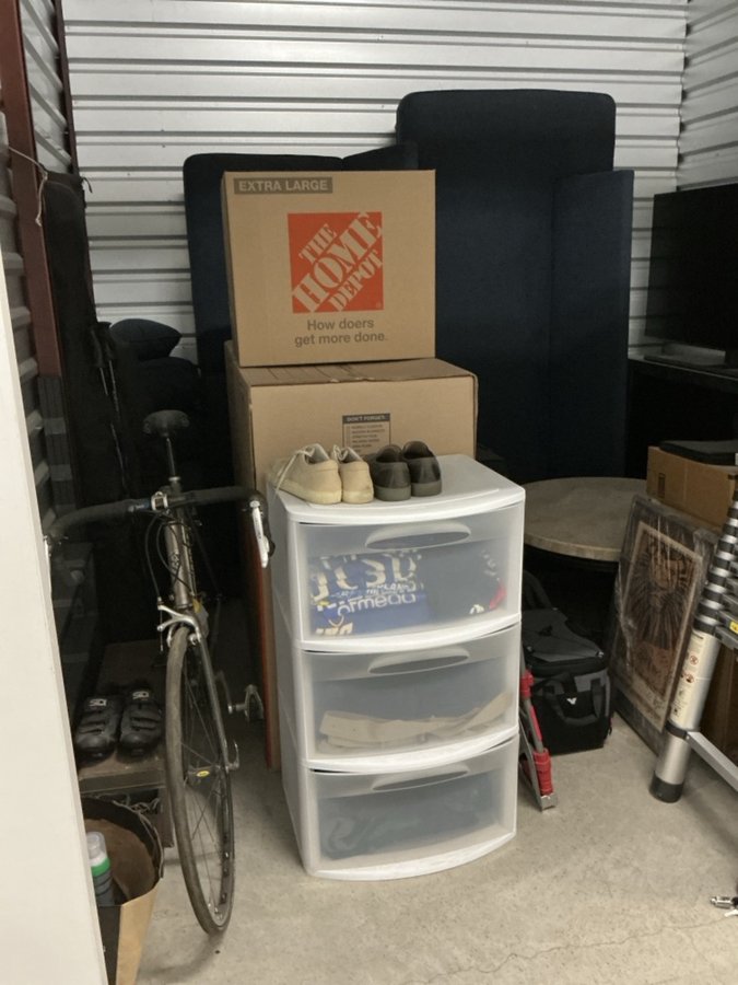 10 x 10 storage unit in San Diego, CA