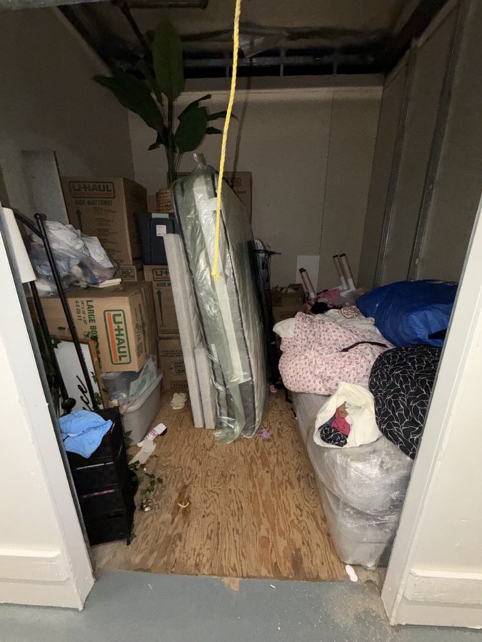 10 x 10 storage unit in Simi Valley, CA