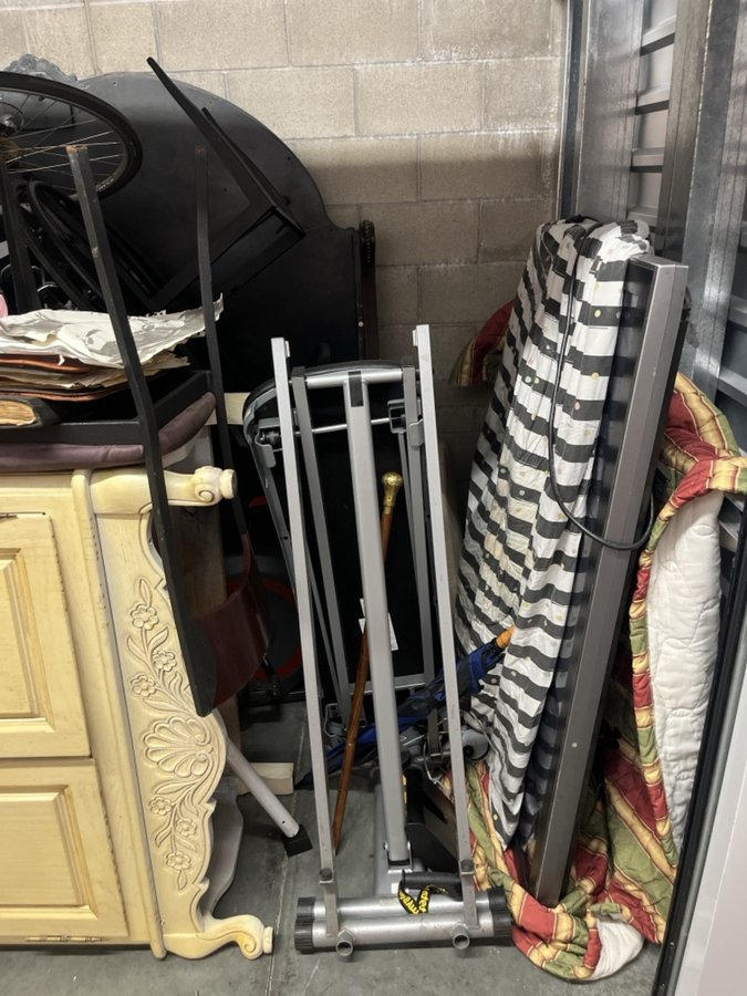 10 x 5 storage unit in San Diego, CA