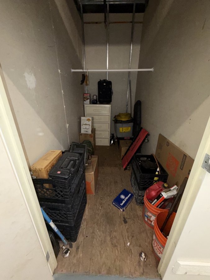 5 x 10 storage unit in Simi Valley, CA