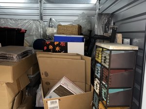10 x 10 storage unit in San Diego, CA