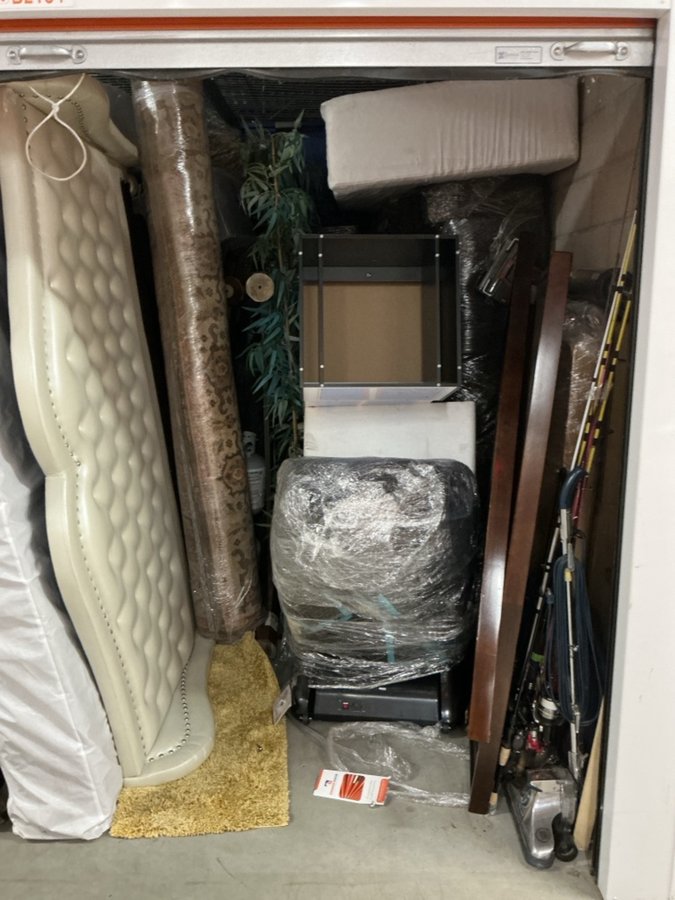 10 x 20 storage unit in San Diego, CA