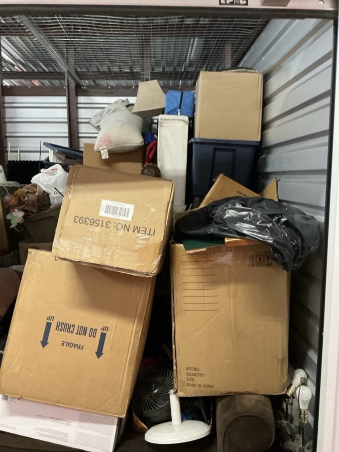 10 x 10 storage unit in San Diego, CA