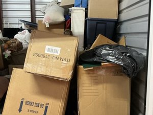 10 x 10 storage unit in San Diego, CA