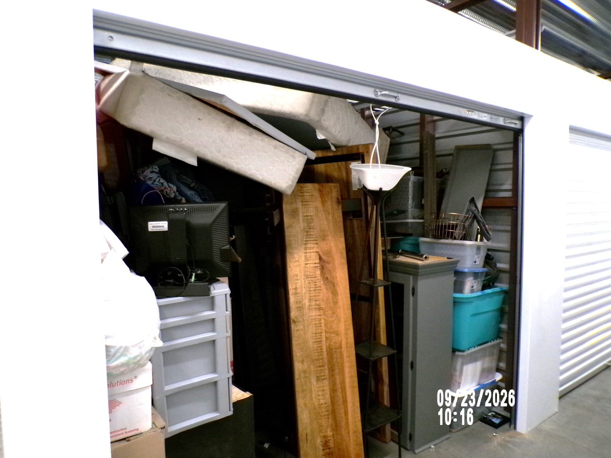 10 x 10 storage unit in Hendersonville, TN