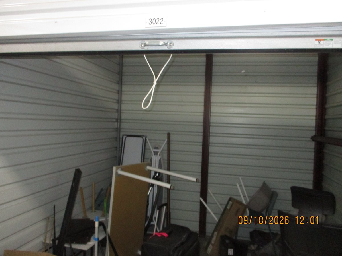10 x 10 storage unit in Naperville, IL