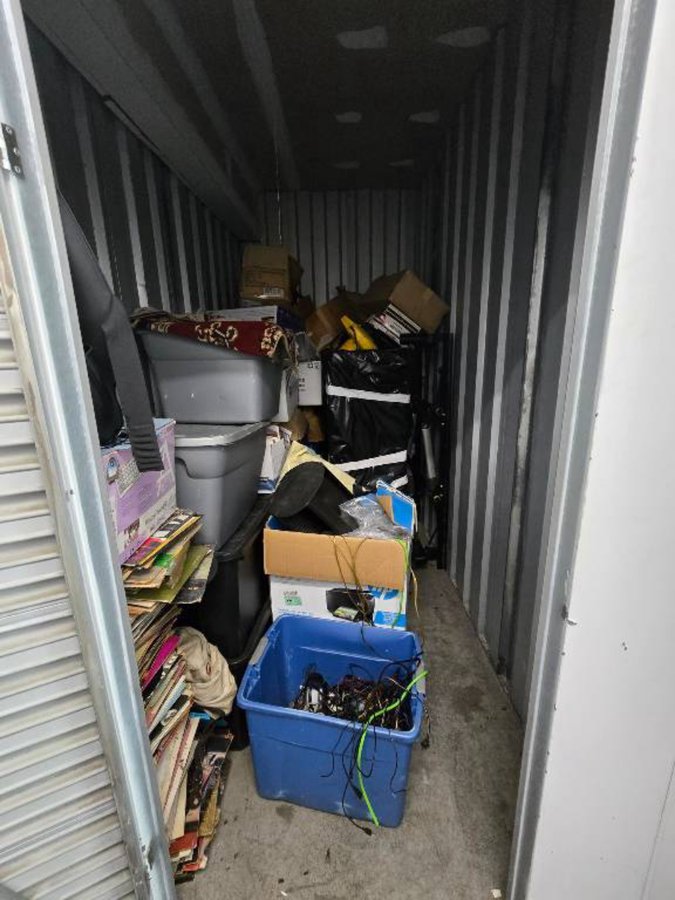 5 x 10 storage unit in Indianapolis, IN