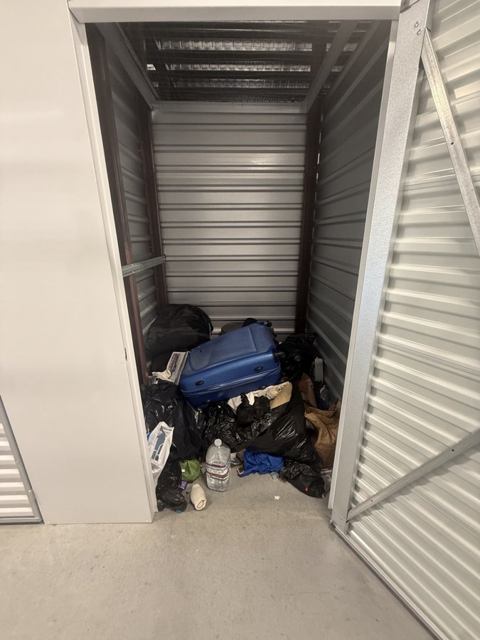 5 x 5 storage unit in Oxon Hill, MD