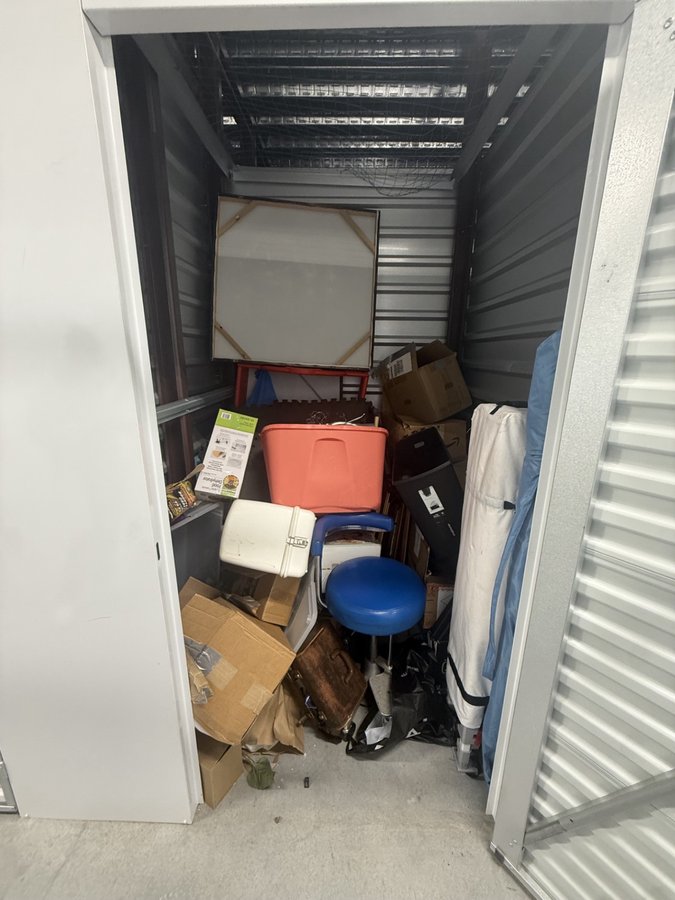 5 x 5 storage unit in Oxon Hill, MD