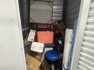 5 x 5 storage unit in Oxon Hill, MD