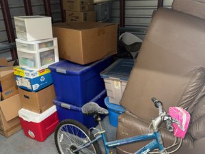 10 x 10 storage unit in Scottdale, GA