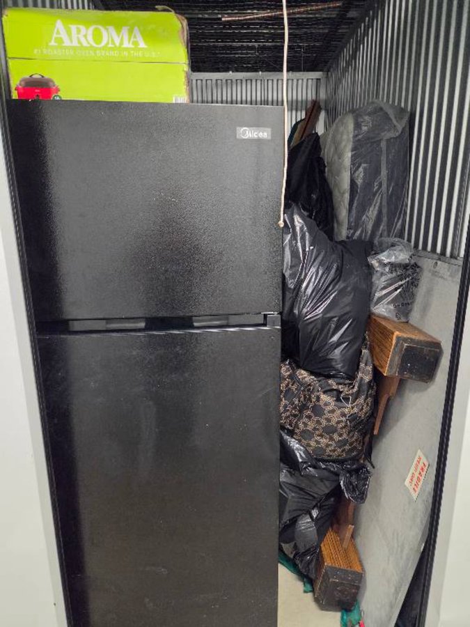 5 x 10 storage unit in Los Angeles, CA