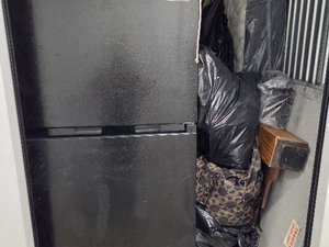 5 x 10 storage unit in Los Angeles, CA