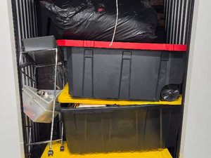 5 x 10 storage unit in Los Angeles, CA
