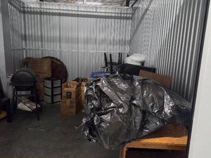 10 x 15 storage unit in Los Angeles, CA