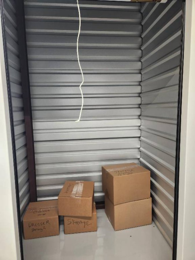 5 x 5 storage unit in Chicago, IL