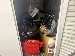 5 x 10 storage unit in Oxon Hill, MD