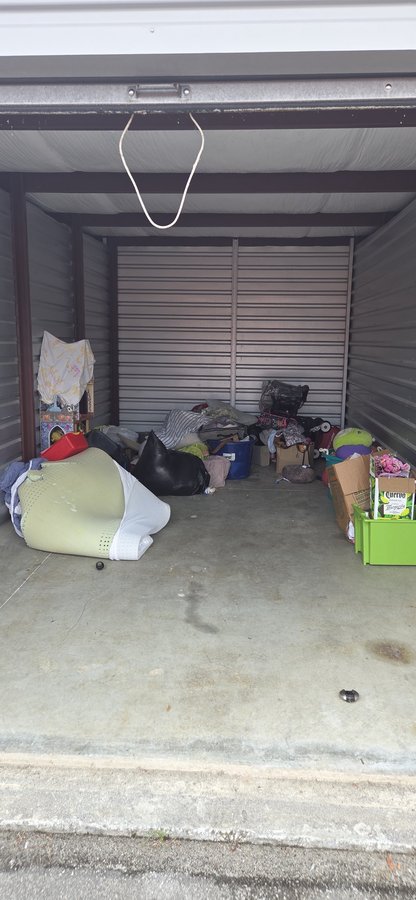 10 x 20 storage unit in Cedar Point, NC