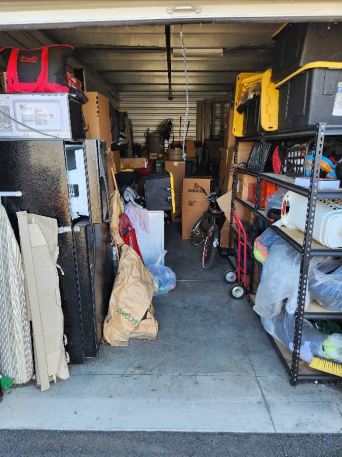 10 x 25 storage unit in Sacramento, CA