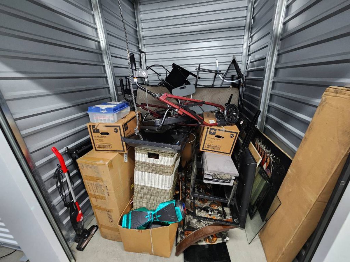 7 x 10 storage unit in Sacramento, CA