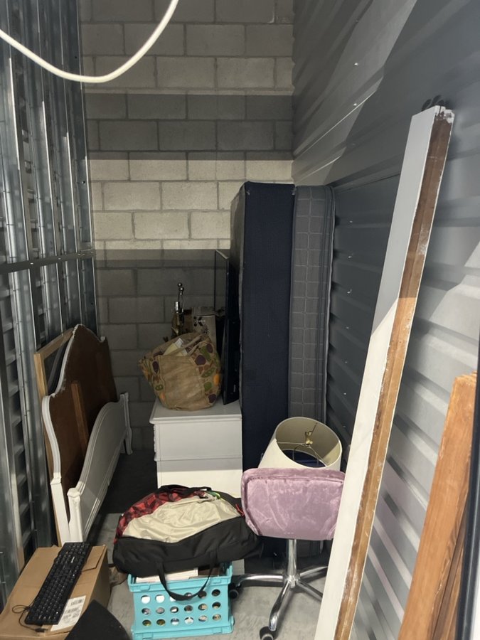 5 x 10 storage unit in Carlsbad, CA
