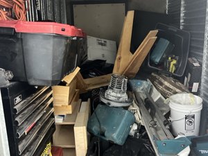 5 x 10 storage unit in Oceanside, CA