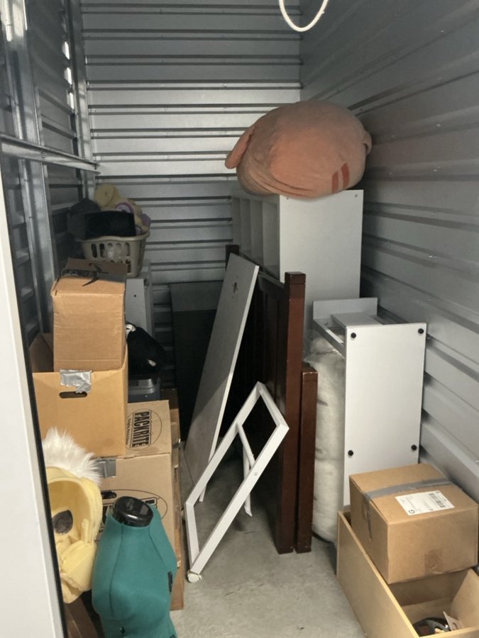 5 x 10 storage unit in Carlsbad, CA