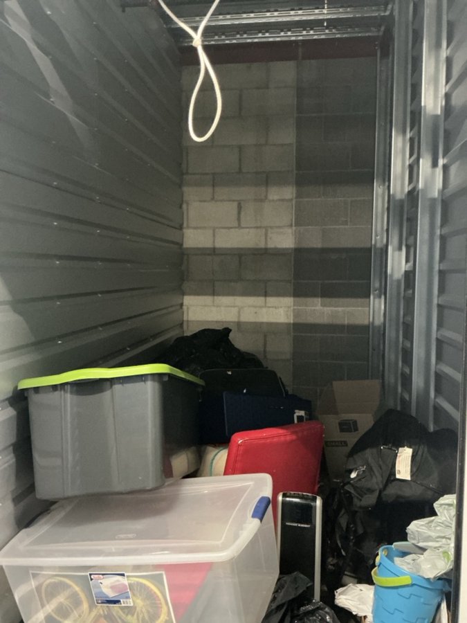 5 x 10 storage unit in Carlsbad, CA