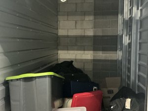 5 x 10 storage unit in Carlsbad, CA