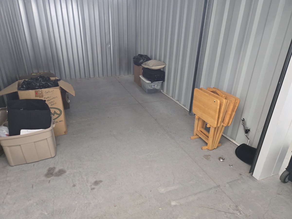 10 x 15 storage unit in Mt Holly, NC