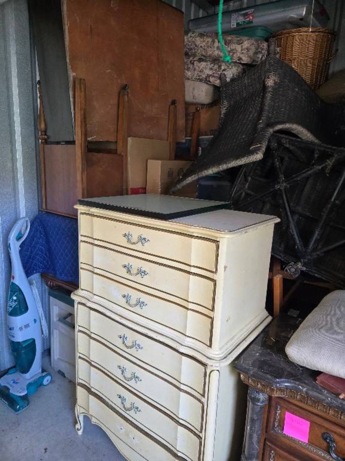 10 x 10 storage unit in Florence, KY