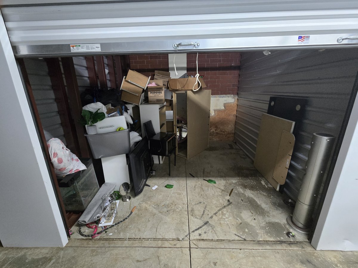 10 x 10 storage unit in Atlanta, GA