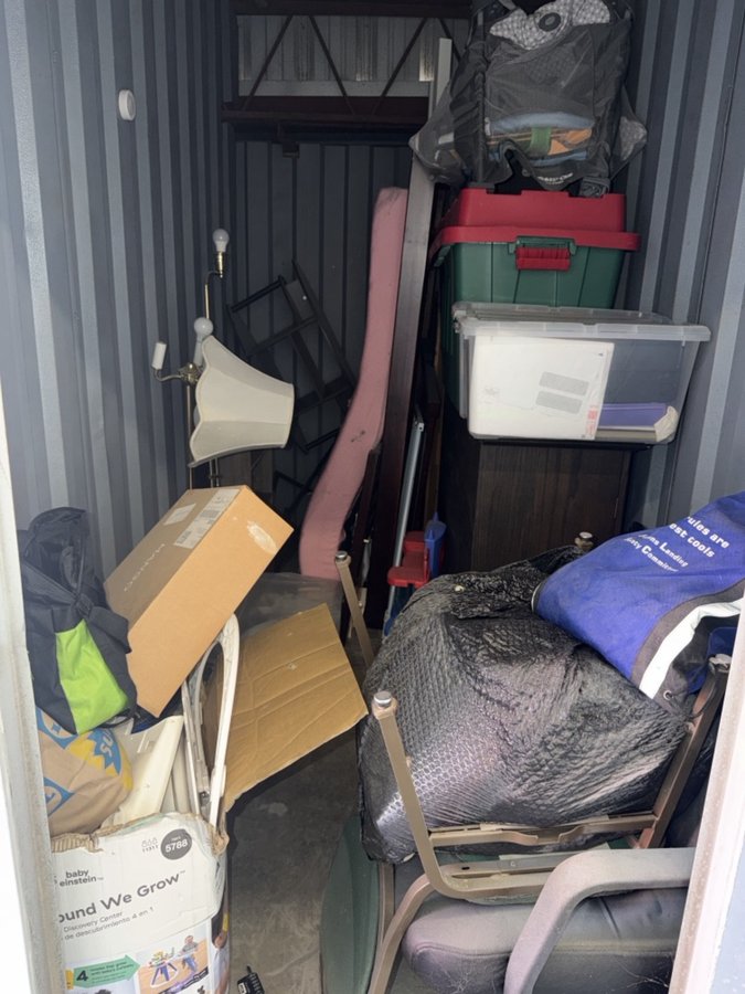 5 x 10 storage unit in Manassas Park, VA