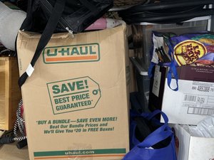 10 x 10 storage unit in Vista, CA