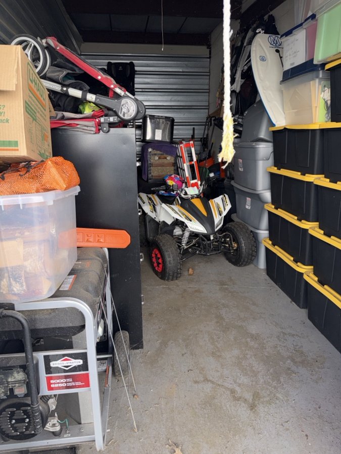 8 x 20 storage unit in Manassas Park, VA