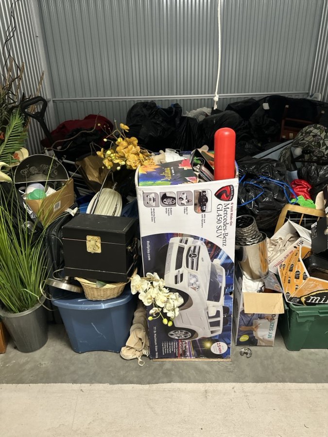 10 x 10 storage unit in Shelby Township, MI