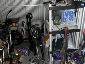 10 x 10 storage unit in Vista, CA