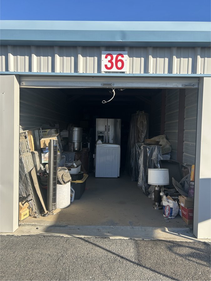 10 x 30 storage unit in Victorville, CA
