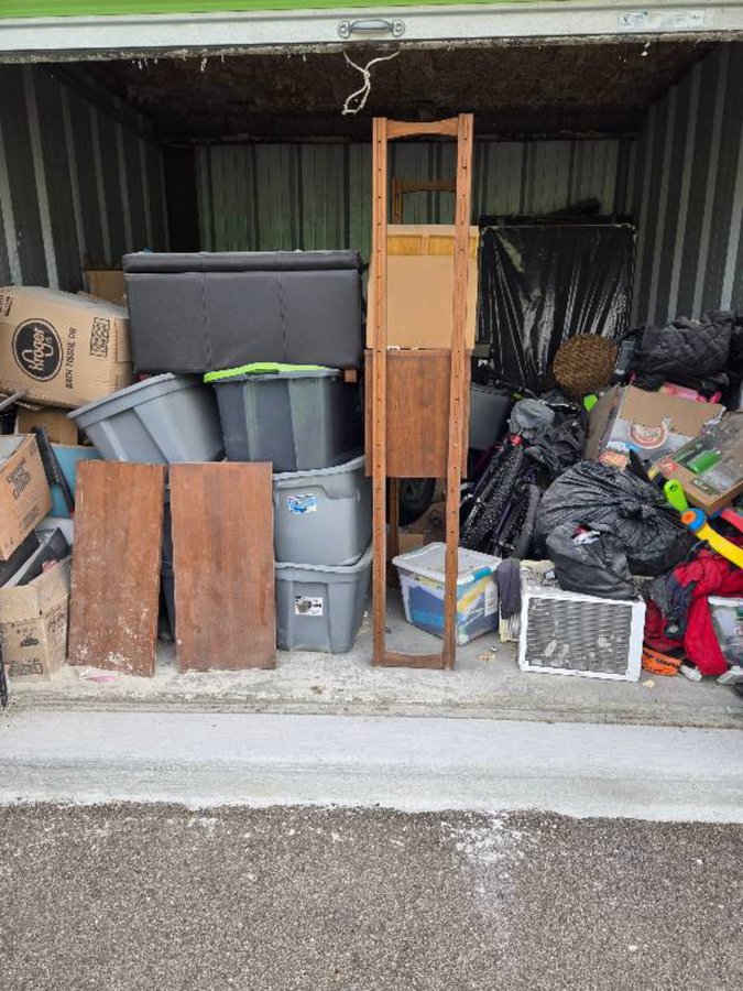 10 x 10 storage unit in Belleville, MI