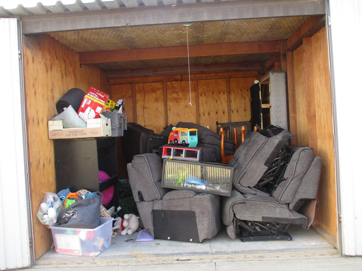 10 x 10 storage unit in Bakersfield, CA