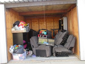 10 x 10 storage unit in Bakersfield, CA