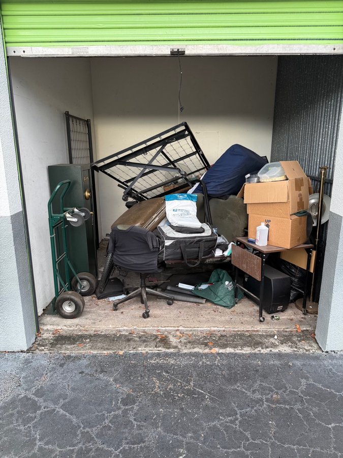10 x 10 storage unit in Miami, FL