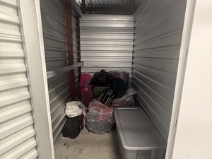 5 x 8 storage unit in Oxon Hill, MD