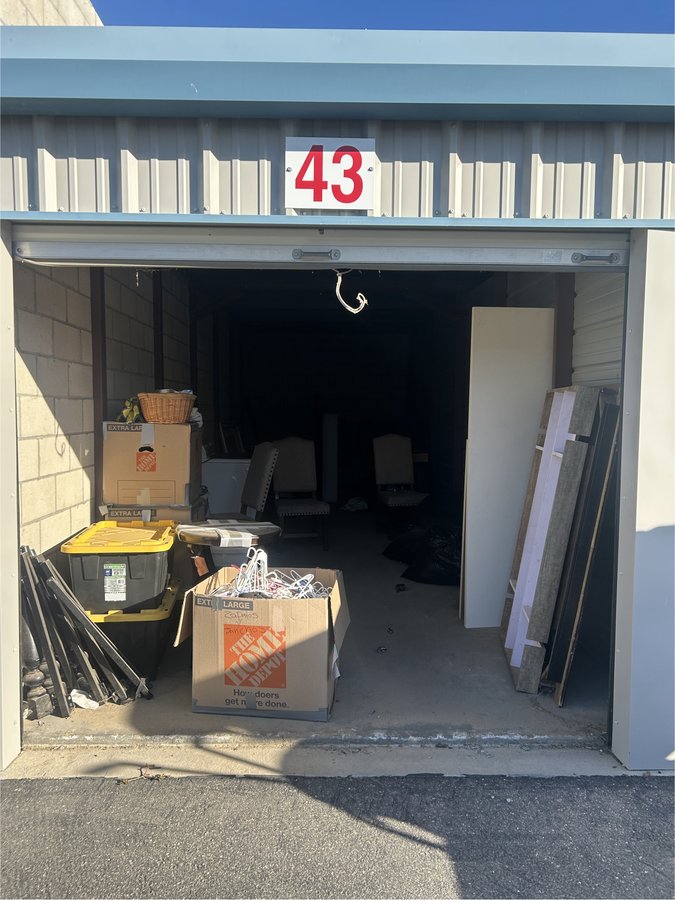 10 x 30 storage unit in Victorville, CA