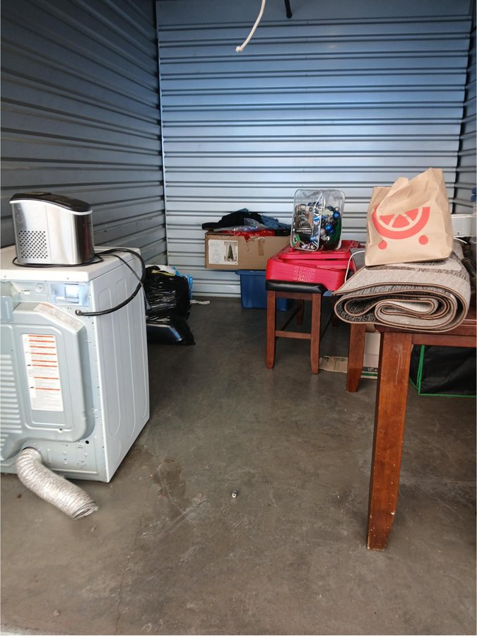 15 x 10 storage unit in Aurora, CO